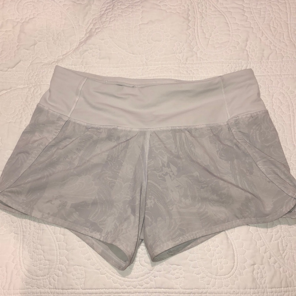 Size 4 lululemon shorts